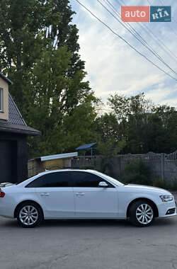 Седан Audi A4 2012 в 
