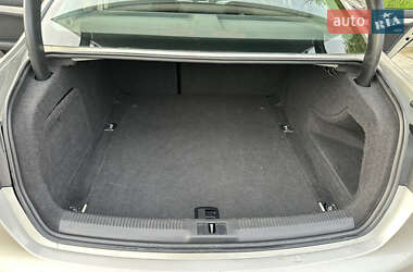 Седан Audi A4 2012 в 