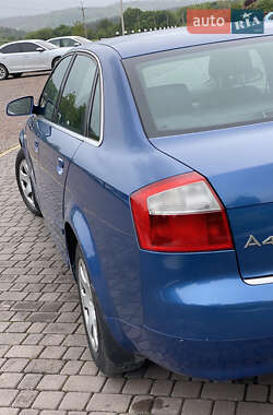 Седан Audi A4 2001 в 