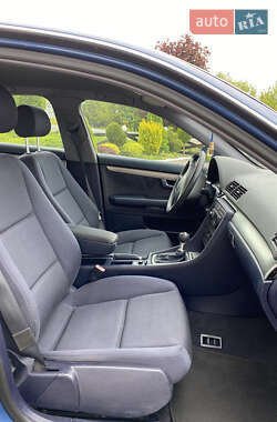 Седан Audi A4 2001 в 