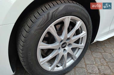 Седан Audi A4 2021 в 