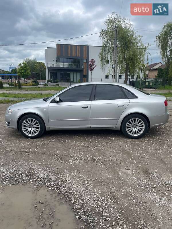 Седан Audi A4 2006 в Вараше