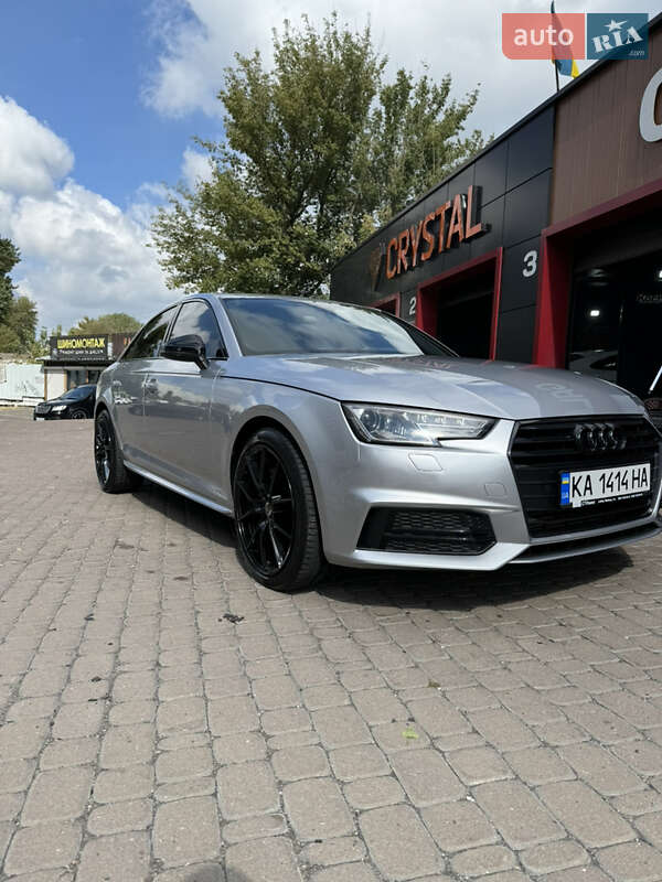 Седан Audi A4 2019 в 