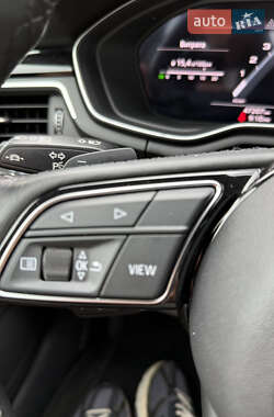 Седан Audi A4 2022 в 