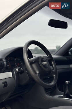 Универсал Audi A4 2000 в 