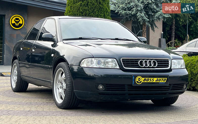 Седан Audi A4 2000 в 