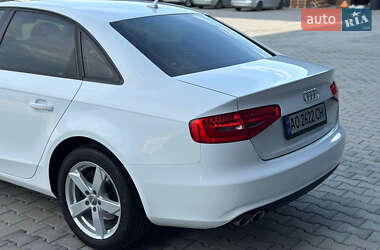 Седан Audi A4 2014 в 