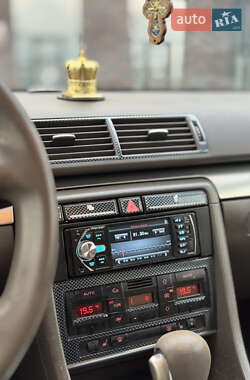 Седан Audi A4 2001 в 