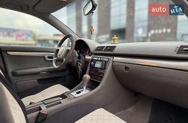 Седан Audi A4 2001 в 