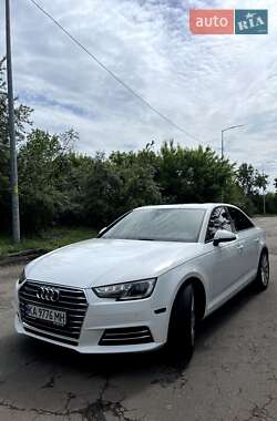 Седан Audi A4 2016 в 