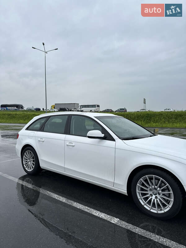Универсал Audi A4 2014 в Львове