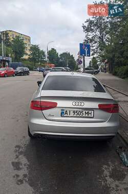 Седан Audi A4 2013 в 