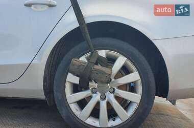 Седан Audi A4 2013 в 