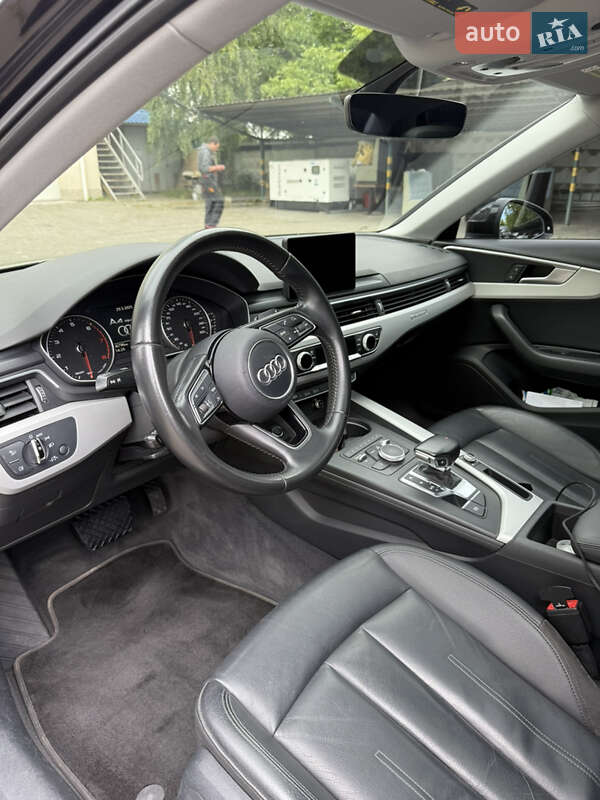 Седан Audi A4 2016 в Одессе