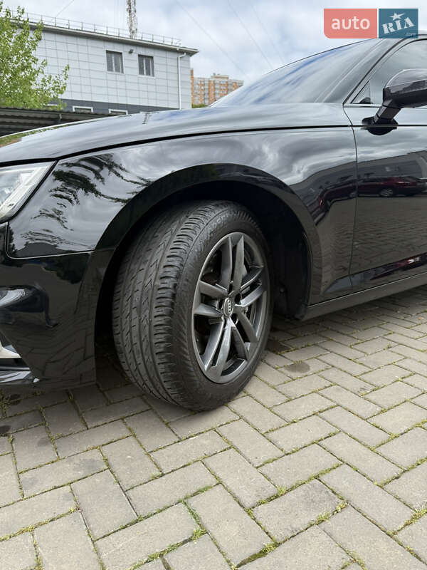 Седан Audi A4 2016 в Одессе