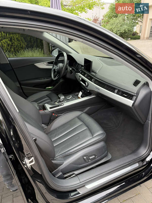 Седан Audi A4 2016 в Одессе