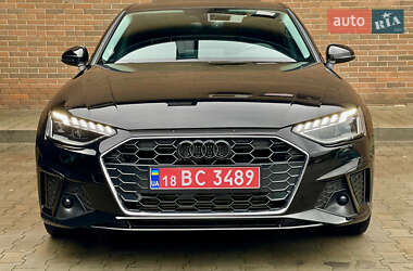 Седан Audi A4 2021 в 