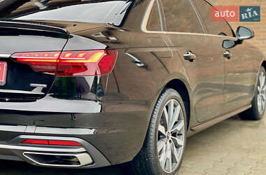 Седан Audi A4 2021 в 