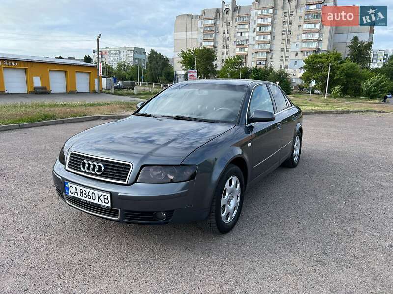 Седан Audi A4 2001 в 