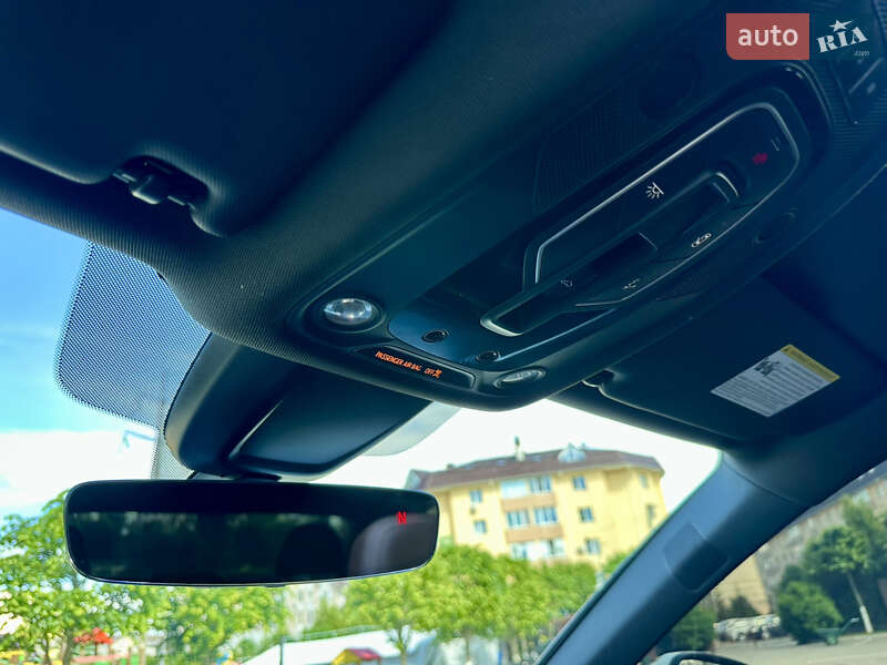 Седан Audi A4 2017 в Киеве