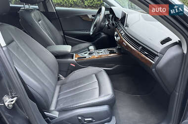 Седан Audi A4 2019 в 