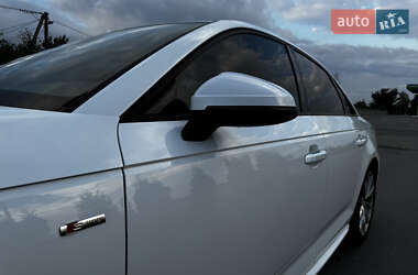 Седан Audi A4 2017 в 