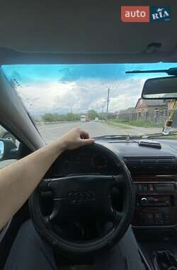 Седан Audi A4 1996 в 
