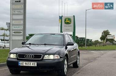 Седан Audi A4 1997 в Днепре