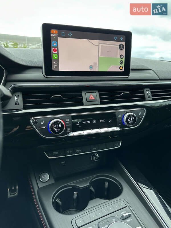 Седан Audi A4 2017 в Львове