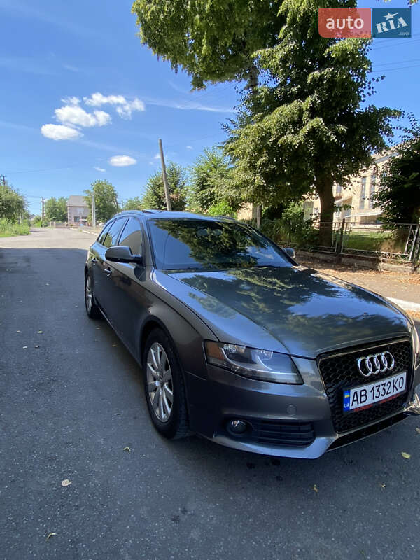 Універсал Audi A4 2012 в Тростянці