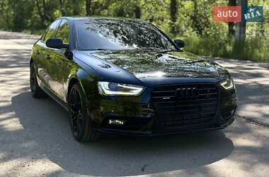 Седан Audi A4 2014 в 