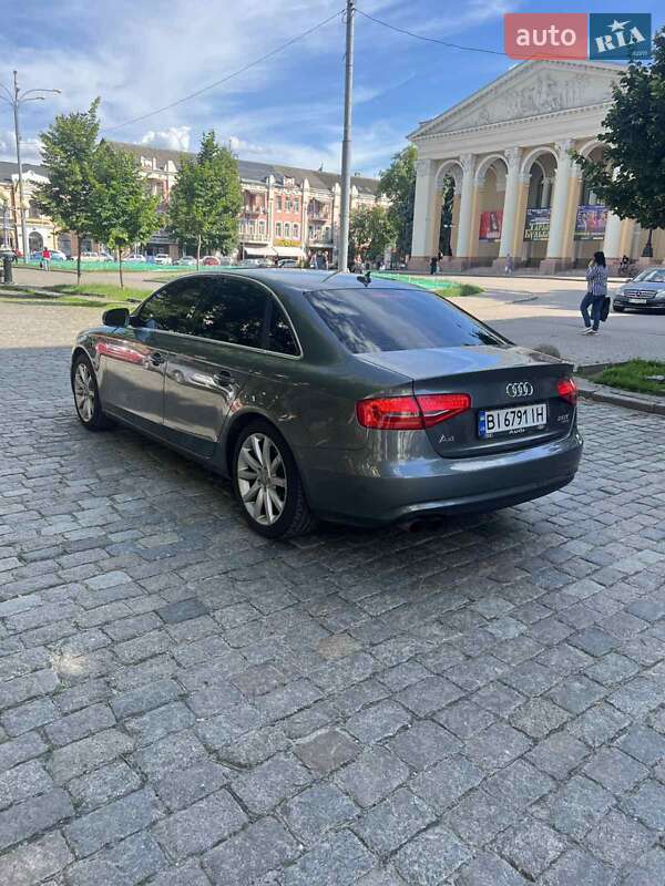 Седан Audi A4 2012 в Полтаве