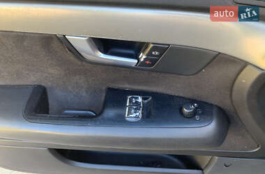 Седан Audi A4 2001 в 