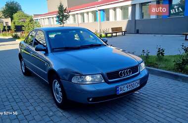 Седан Audi A4 2000 в 