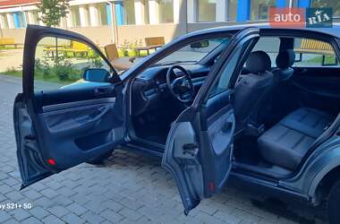 Седан Audi A4 2000 в 