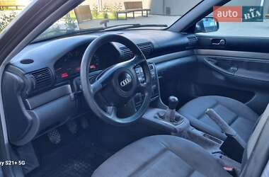 Седан Audi A4 2000 в 