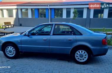 Седан Audi A4 2000 в 