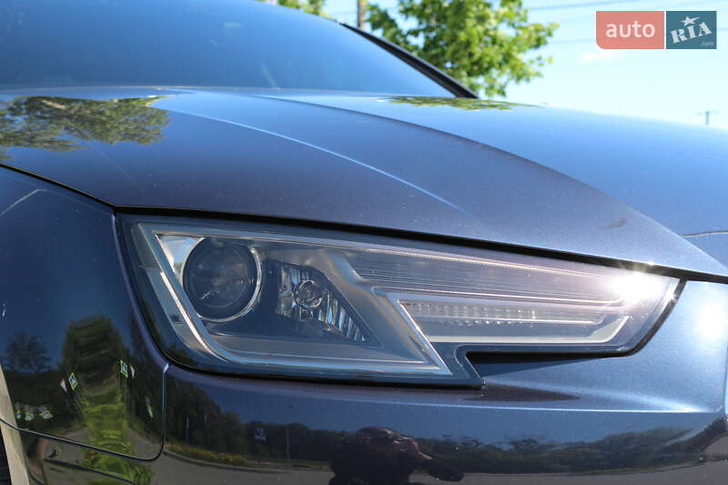 Седан Audi A4 2017 в Львове