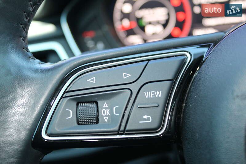 Седан Audi A4 2017 в Львове