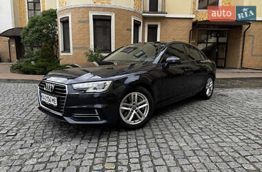 Седан Audi A4 2016 в Киеве