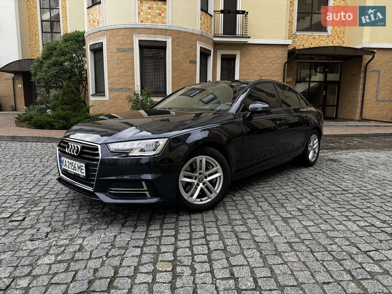 Седан Audi A4 2016 в 