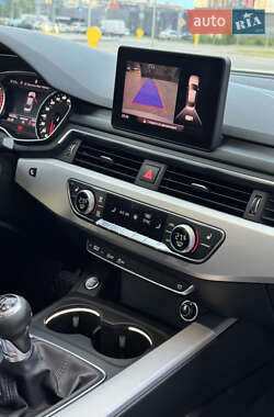 Седан Audi A4 2018 в 