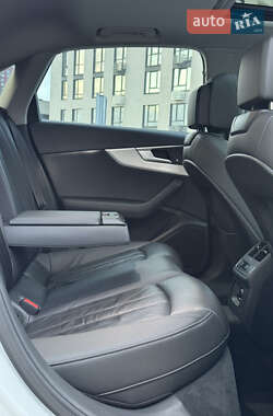 Седан Audi A4 2018 в 