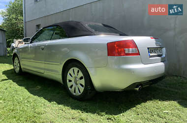 Кабриолет Audi A4 2004 в 