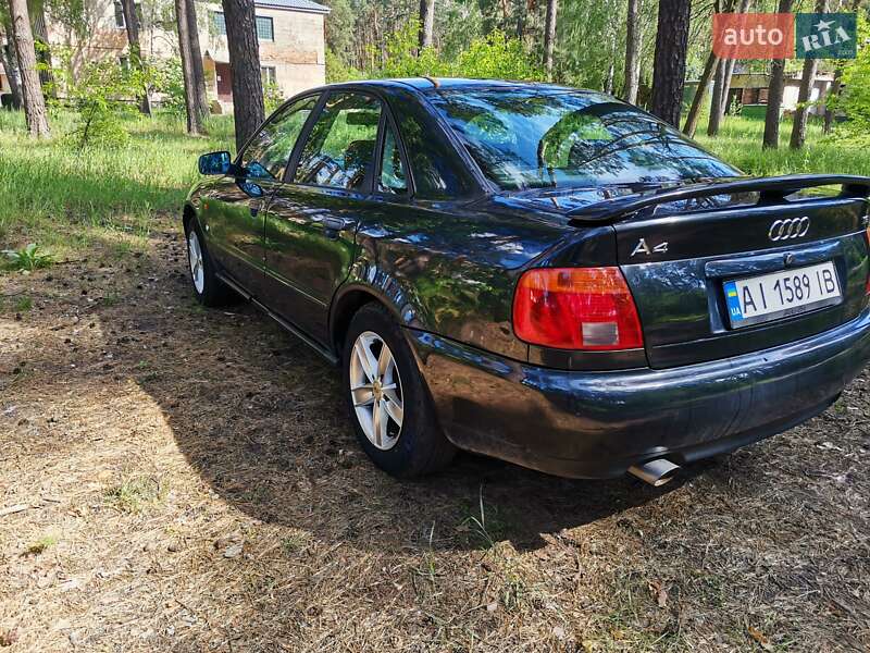 Седан Audi A4 1996 в Киеве