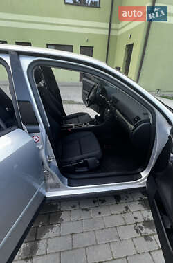 Седан Audi A4 2001 в 