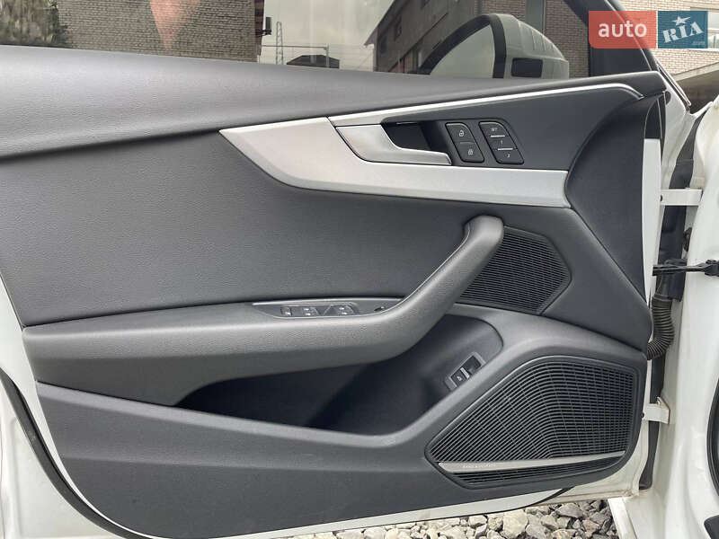 Седан Audi A4 2017 в Луцке