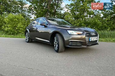 Седан Audi A4 2016 в 