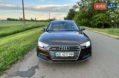 Седан Audi A4 2016 в 