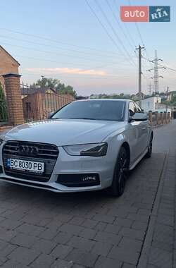 Седан Audi A4 2014 в Львове